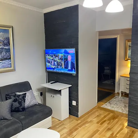 8e Apartment