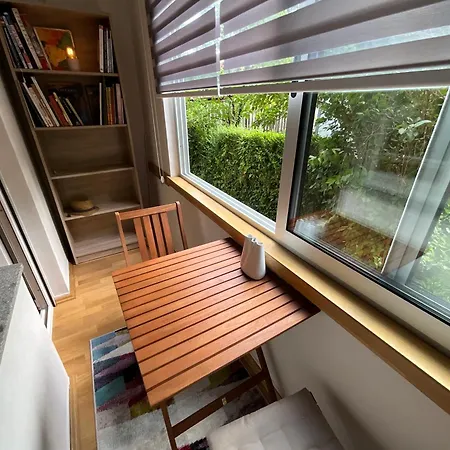 8e Apartment